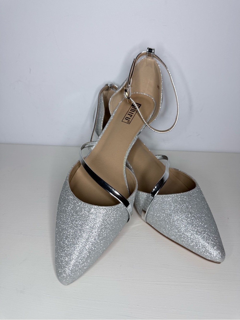 DIDIFU Silver Glitter Pointed-Toe Ankle-Strap Kitten Heels Size 9